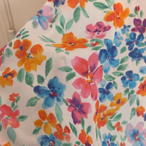 Floral Ruffle Sleeve Top - Picture 5 of 7